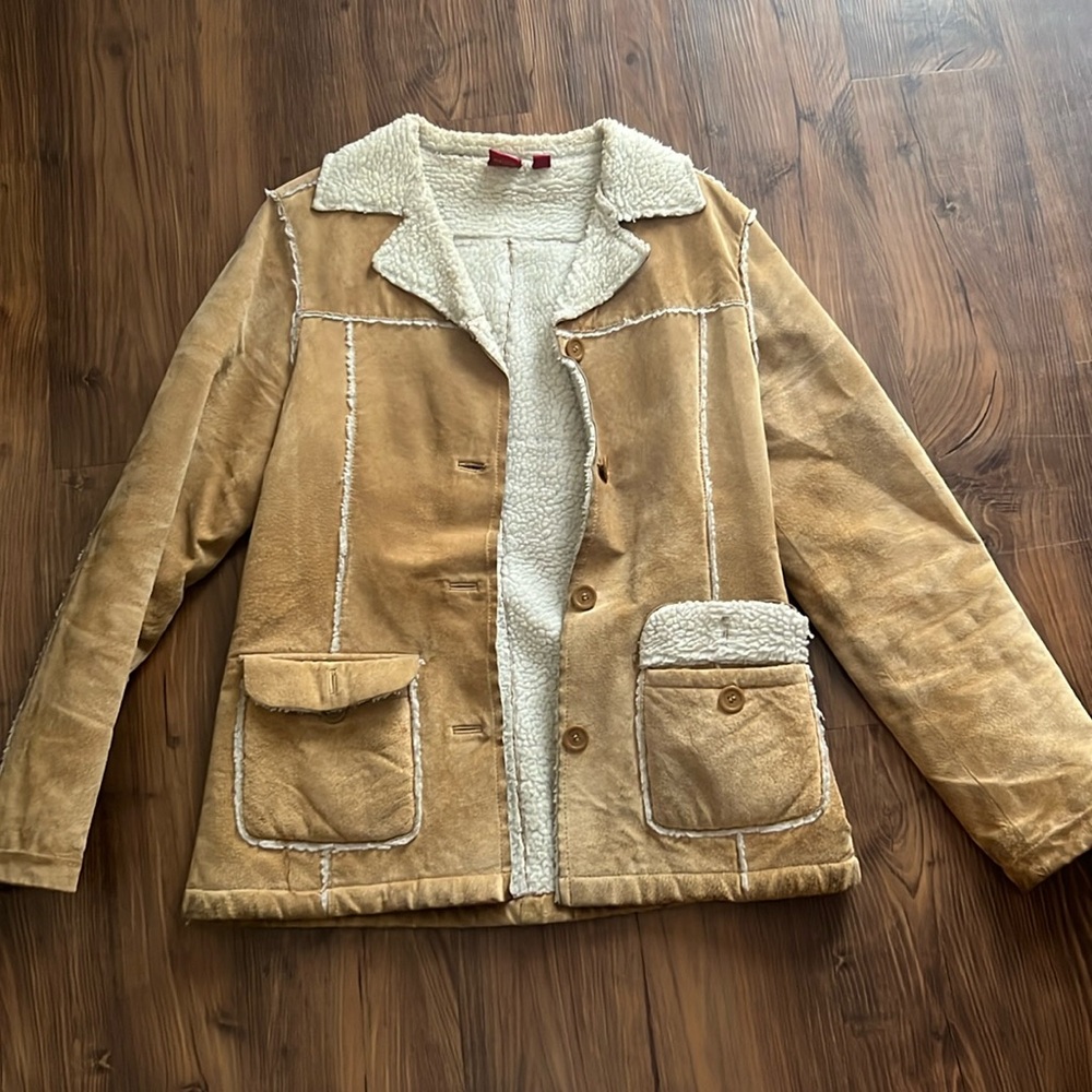 Suede and fleece lightweight jacket. Women’s medium